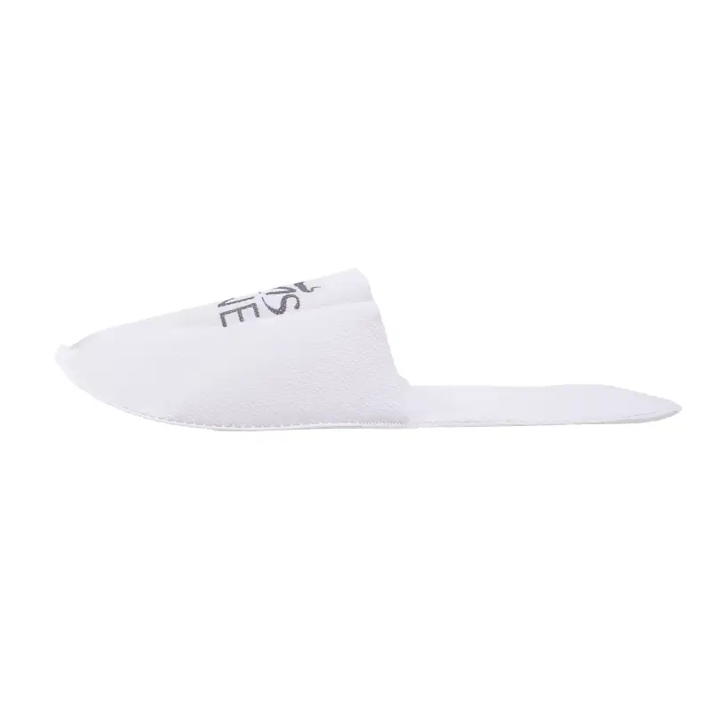 kapcie-jednorazowe-qms-line-silver-z-logo-1-para.jpg
