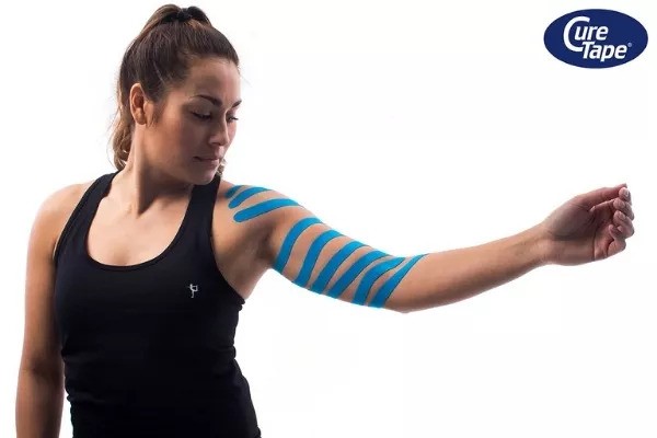 tasma-do-kinesiotapingu-curetape-classic-1cmx5m-niebieska(2).jpg