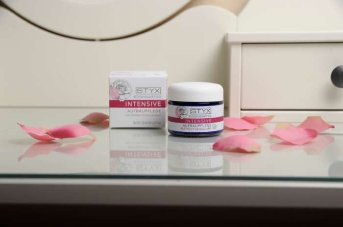 krem-odbudowujacy-z-galaretka-krolewska-rosegarden-intensive-styx-naturcosmetic-50ml(2).jpg