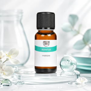 Koncentrat nawilżający Aroma Derm moisture 20 ml w reklamowej aranżacji premium – profesjonalny produkt do zabiegów SPA i beauty..png
