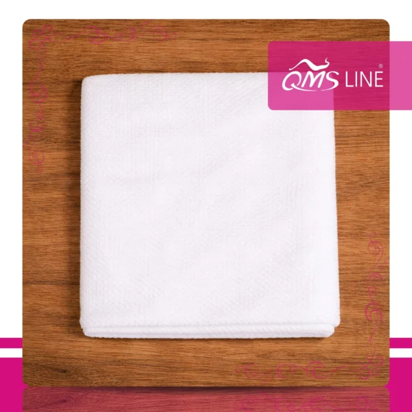 Chusteczki Kosmetyczne Jednorazowe Siatka 25x20 cm 100 szt. QMS Line Premium Chusteczki kosmetyczne jednorazowe siatka 25x20 cm 100 szt. QMS Line Premium do salonu kosmetycznego i SPA