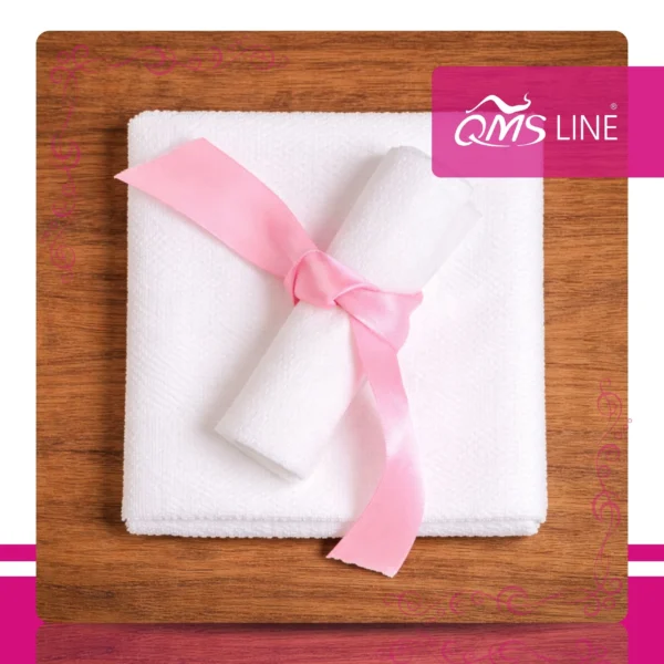 Chusteczki Kosmetyczne Jednorazowe Siatka 25x20 cm 100 szt. QMS Line Premium Chusteczki kosmetyczne jednorazowe siatka 25x20 cm 100 szt. QMS Line Premium do salonu kosmetycznego i SPA