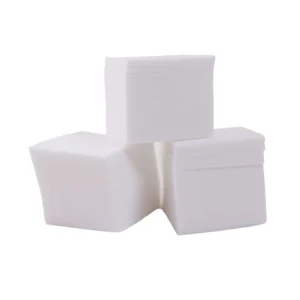 Bezpyłowe płatki włókninowe do paznokci 600 szt. QMS Line Extra do manicure i pedicure