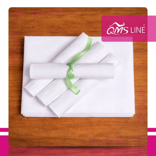 Ręcznik Włókninowy Jednorazowy Gładki 70x40 cm 100 szt. QMS Line Premium Ręcznik włókninowy jednorazowy gładki 70x40 cm 100 szt. QMS Line Premium do salonu kosmetycznego i SPA
